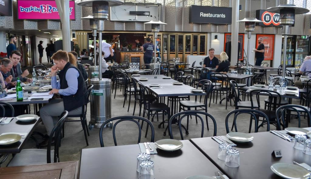 Outdoor dining at Georges on Sorrento